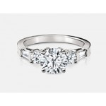Round Brilliant Diamond Engagement Ring in 18K White Gold