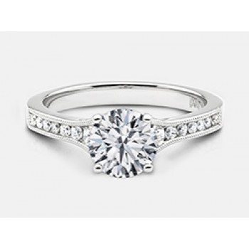 Round Brilliant Diamond Engagement Ring in 18K white Gold